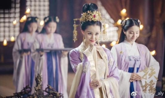 《扶搖》“壞女人”阿麗亞玩轉(zhuǎn)花樣自拍，華為nova3海報級自拍功不可沒