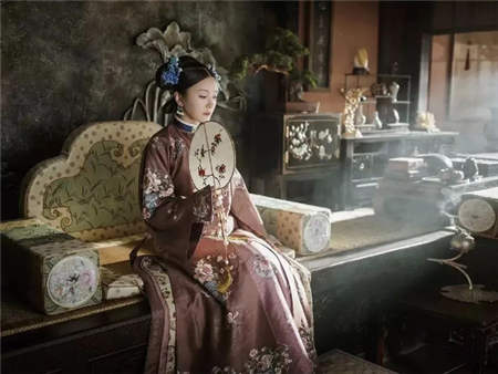 美女設(shè)計(jì)師9月1日亮絕活 base蘇寧
