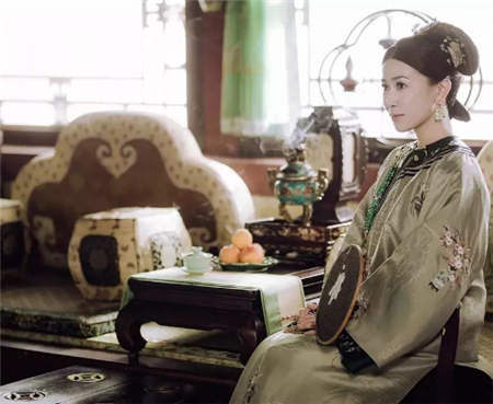 美女設(shè)計(jì)師9月1日亮絕活 base蘇寧