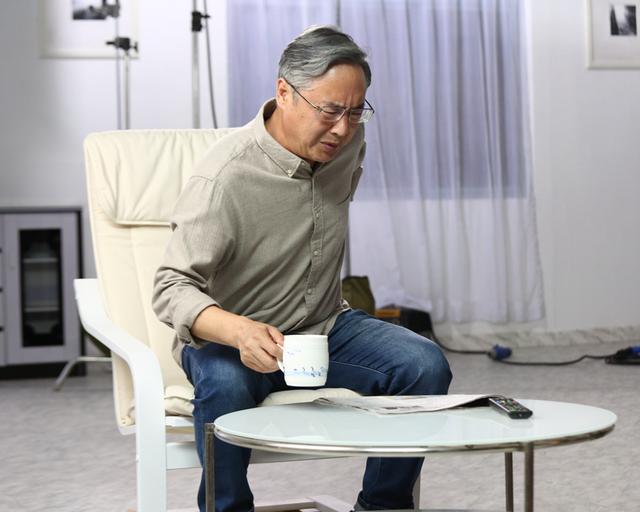 攀高智能腰腹部按摩儀，解鎖護(hù)腰新姿勢