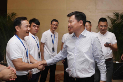 何為社會企業(yè)家？張近東：心系社會，以行踐言