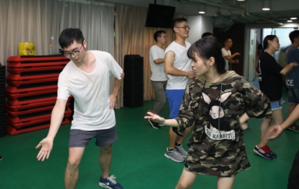 張近東又有“新節(jié)目”？蘇寧緊召全球25萬(wàn)員工共迎蘇寧之夏