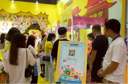 叮叮抓娃娃亮相GTI廣州展，美女娃娃機引爆全場