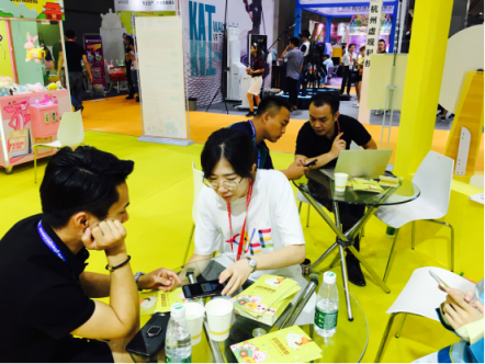 叮叮抓娃娃亮相GTI廣州展，美女娃娃機引爆全場