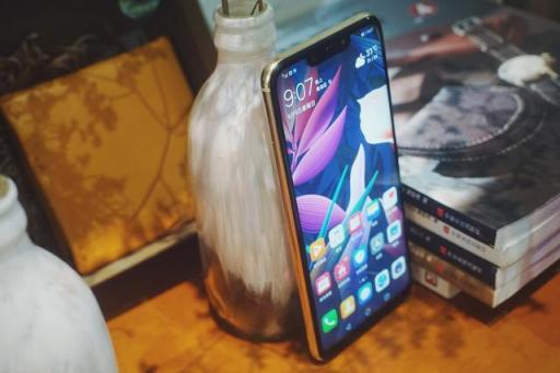 華為穩(wěn)了！麥芒7雙光束3D效果遠(yuǎn)超金色iPhone