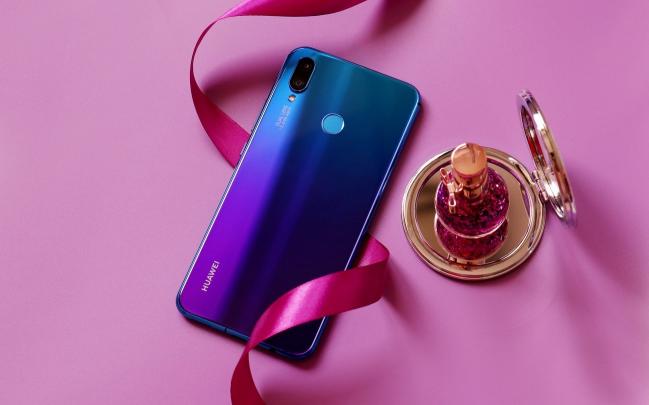 讓關(guān)曉彤閃耀時裝周的華為nova3i，現(xiàn)推出6GB+128GB版供你暢快爽玩