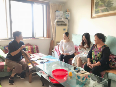 上海藍絲帶公益基金會聯(lián)合發(fā)起人張毓桐女士開展愛心公益捐贈活動