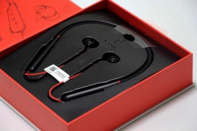 1MORE便攜頸掛電競(jìng)耳機(jī)，聽(tīng)聲辨位帶你天天吃雞