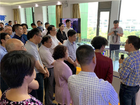 南京市雨花臺(tái)區(qū)政協(xié)主席蒞臨華捷艾米調(diào)研指導(dǎo)