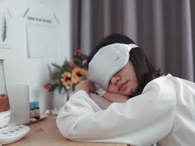 旅行必備黑科技好物 為啥半個小紅書圈狂曬Aika石墨烯眼罩？