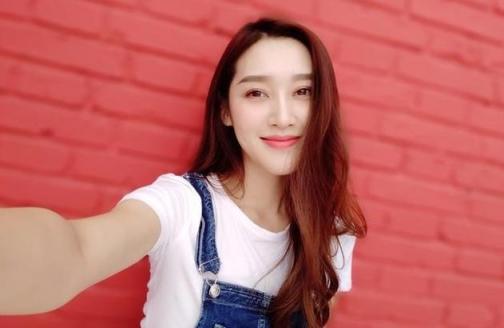 老外嫌棄新iPhone美顏太假？那他們可能沒用過這款國(guó)產(chǎn)手機(jī)