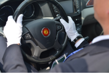 十一包車(chē)出游為什么都選首汽約車(chē)？ 駕駛員用服務(wù)告訴你答案