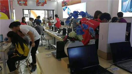 電腦城發(fā)展新契機！益陽及永州京東電腦數(shù)碼專賣店迎來正式開業(yè)