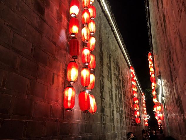 誰(shuí)是暗夜之王，華為P20 Pro和iPhone XS暗拍對(duì)比