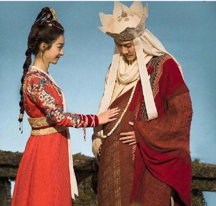 諸葛洞察：官宣微博120萬條評論中，找出品牌追熱點(diǎn)的11種姿