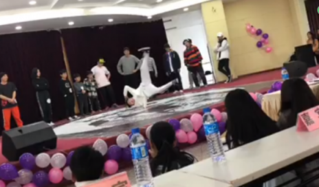 在蘇寧廣場(chǎng)舞還可以這么跳？ 酷炫街舞引爆廈門賽區(qū)