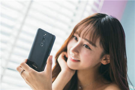 有了魅族X8之后，以后給女朋友拍照不好看別再怪手機(jī)了！