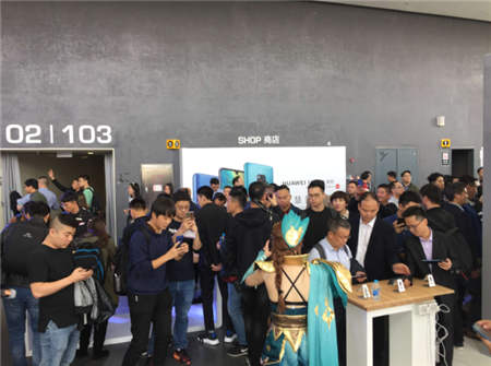 華為&北通官方合作啟動，北通G1手柄單手制霸游戲