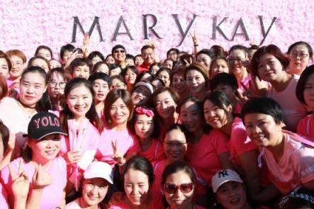 亮點(diǎn)頻出精彩紛呈—玫琳凱2018杭州國際女子馬拉松燃動杭城