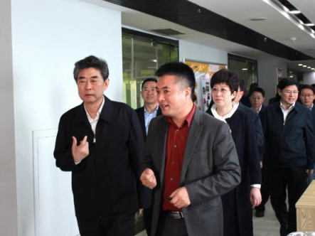 安徽省委常委、常務副省長鄧向陽、合肥市市長凌云一行蒞臨天地精華調(diào)研指導