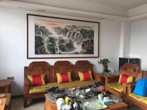 客廳掛什么畫風(fēng)水好？精品山水國(guó)畫打造風(fēng)水順暢財(cái)運(yùn)旺！