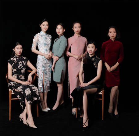 高交會(huì)驚現(xiàn)最美AI旗袍小姐姐，她們?cè)跒檎l(shuí)代“顏”？