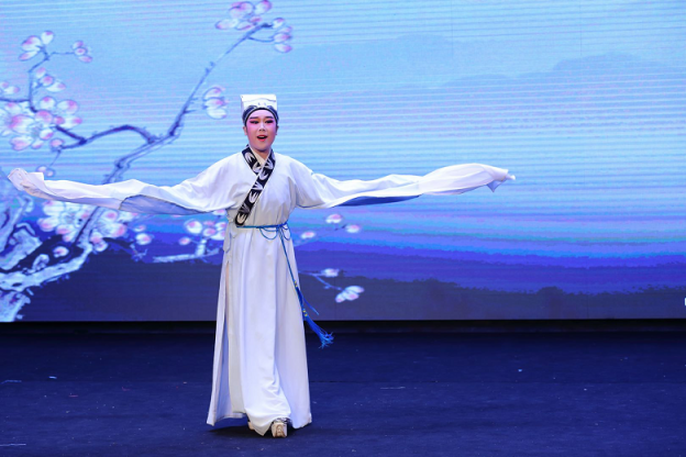 戲曲演員與華為麥芒7：年輕，在舞臺閃閃發(fā)光