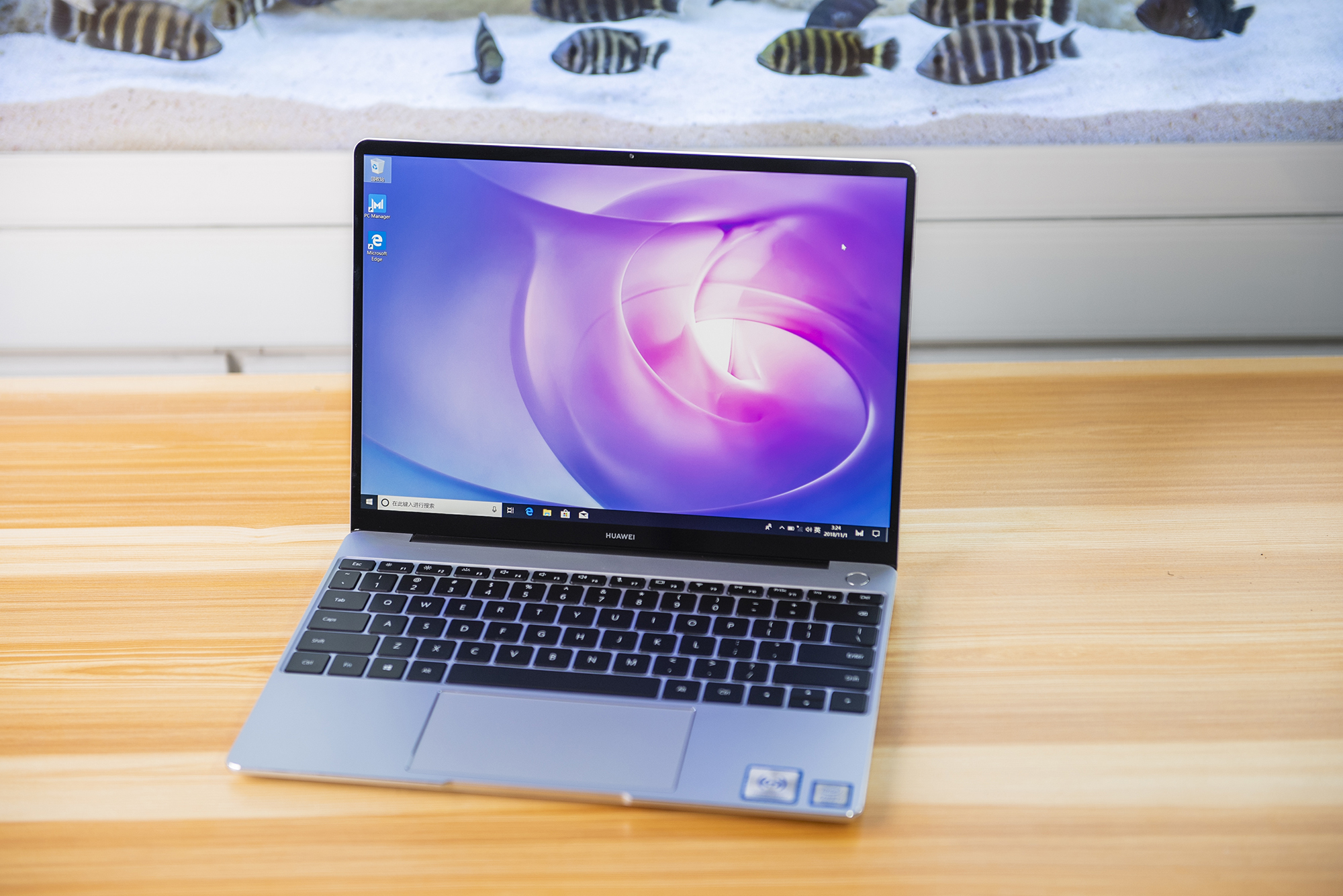 何需妥協(xié)MacBook Air？HUAWEI MateBook 13：您身邊的優(yōu)質(zhì)全面屏輕快本