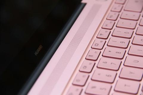 何需妥協(xié)MacBook Air？HUAWEI MateBook 13：您身邊的優(yōu)質(zhì)全面屏輕快本
