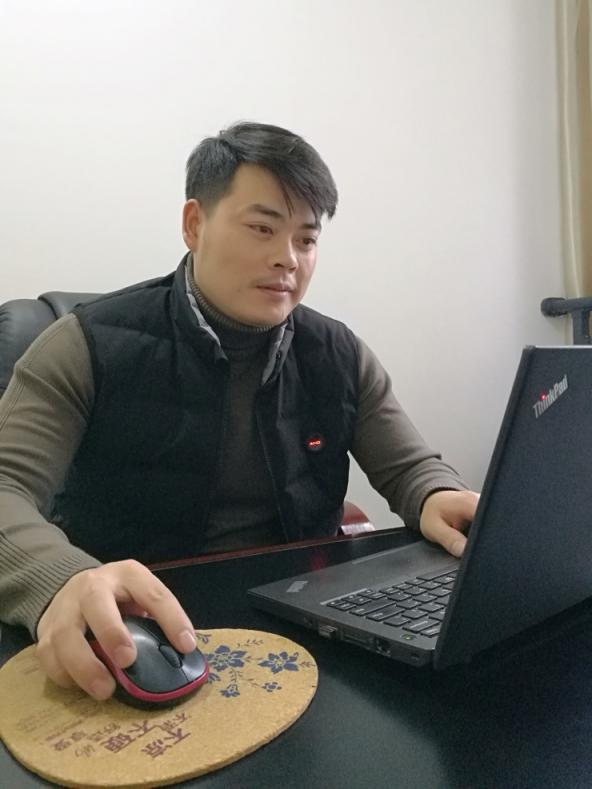 這件石墨烯發(fā)熱馬甲，不僅能保暖，還能做大保健