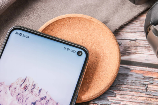 高刷屏?xí)r代已來(lái)， 2698起售的iqooneo3配置真的很香嗎？