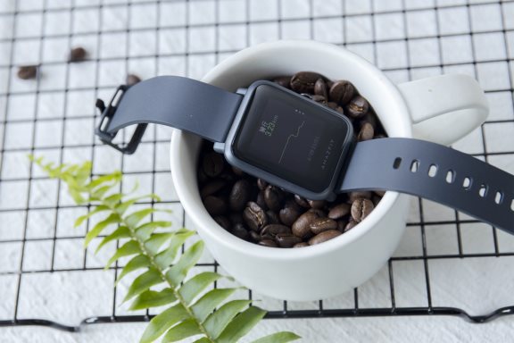 輕盈長續(xù)航才對味！華米Amazfit 米動手表青春版 1S簡評