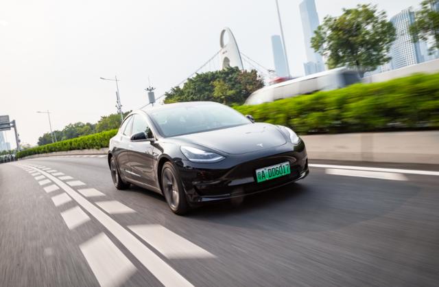 小鵬P7高調(diào)上市，國產(chǎn)特斯拉Model 3的對(duì)手終于來了?