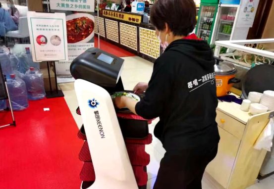 公筷公勺、無接觸配送正在成為餐飲行業(yè)“新食尚”
