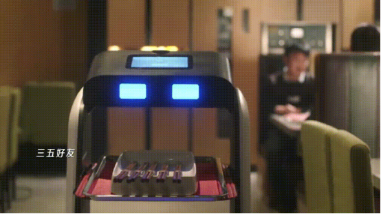 公筷公勺、無接觸配送正在成為餐飲行業(yè)“新食尚”