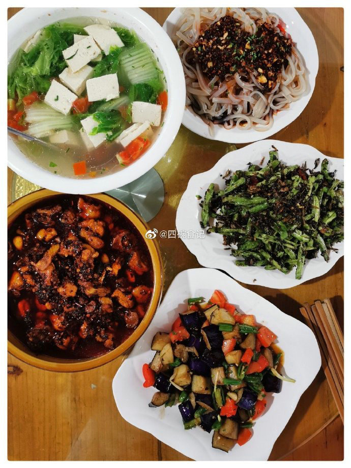安順竟然藏著一家可以看“?！钡拿袼蓿^美夕陽配美食，最宜發(fā)呆
