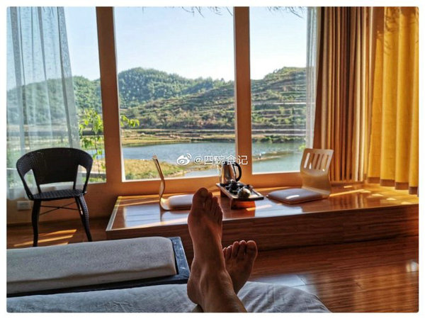 安順竟然藏著一家可以看“?！钡拿袼蓿^美夕陽配美食，最宜發(fā)呆