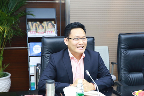 中國中小企業(yè)協(xié)會李子彬會長等 點(diǎn)贊天九共享抱團(tuán)發(fā)展模式