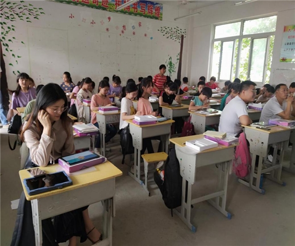 希沃信息化教學(xué)培訓(xùn)深入臨泉縣，攜手共建智慧課堂