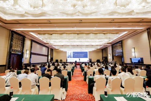 三雄極光照明公開課：辦公照明的N種設(shè)計(jì)手法
