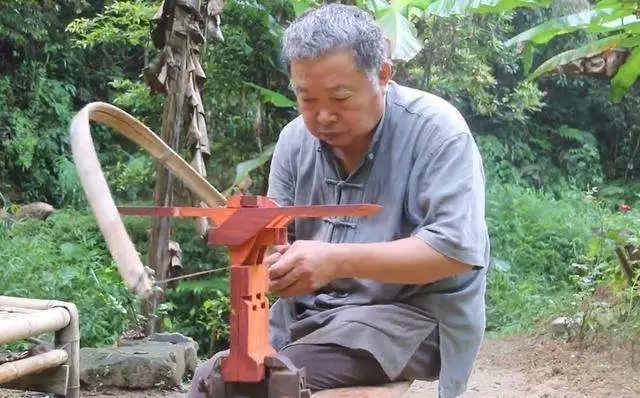 西瓜視頻的“現(xiàn)代魯班”阿木爺爺，是如何走紅海內(nèi)外的？