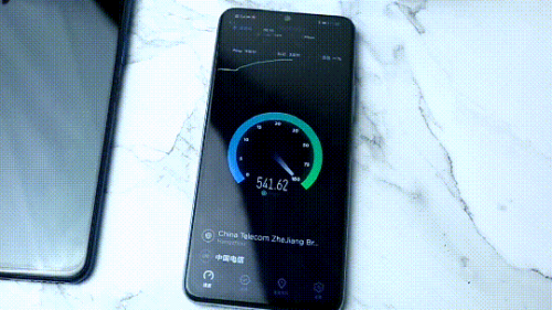 推薦一款性價比高的手機？5G時代不可錯過它