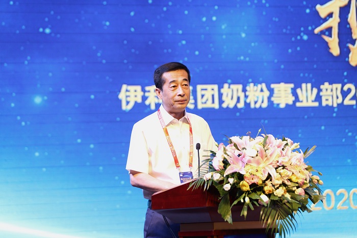 營銷賦能渠道“聚變”，伊利金領(lǐng)冠總裁&明星聯(lián)動直播Show正式啟幕
