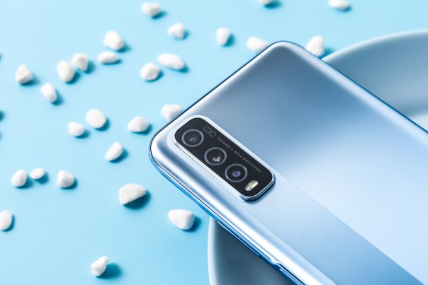 vivo Y70s迎來冷萃銀新配色，7月28日正式上市