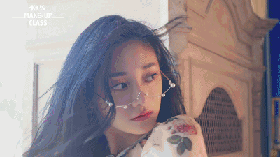 韓國艾詩摩爾潤眼儀憑借什么俘獲愛豆周潔瓊？