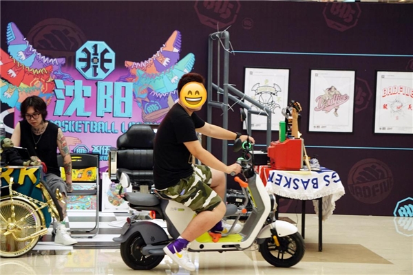 破圈新玩法，九號(hào)機(jī)器人攜手李寧BADFIVE打造Z世代街頭運(yùn)動(dòng)新風(fēng)尚
