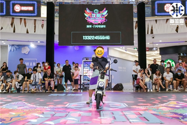 破圈新玩法，九號(hào)機(jī)器人攜手李寧BADFIVE打造Z世代街頭運(yùn)動(dòng)新風(fēng)尚