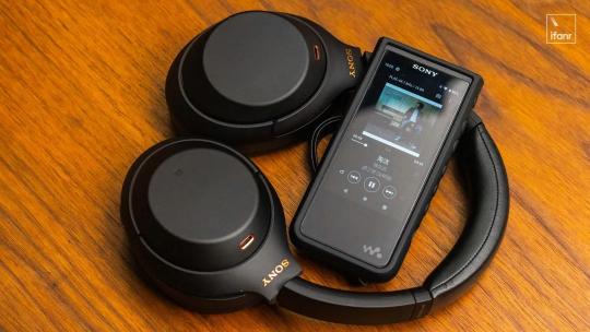 索尼 WH-1000XM4 體驗：充電 10 分鐘播放 5 小時，降噪依舊強