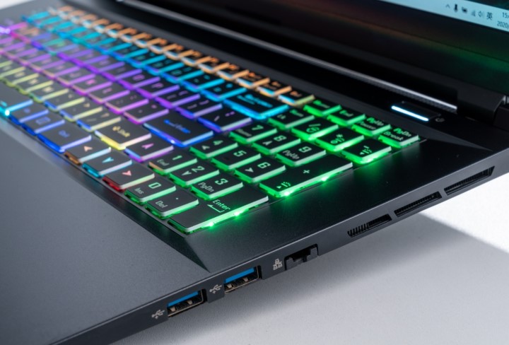 八核i7+RTX2080S體驗(yàn)如何?—雷神911 P1 Plus筆記本新品評測