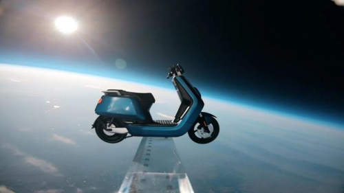 “我把小牛電動(dòng)車送上了兩萬(wàn)米的高空！”
